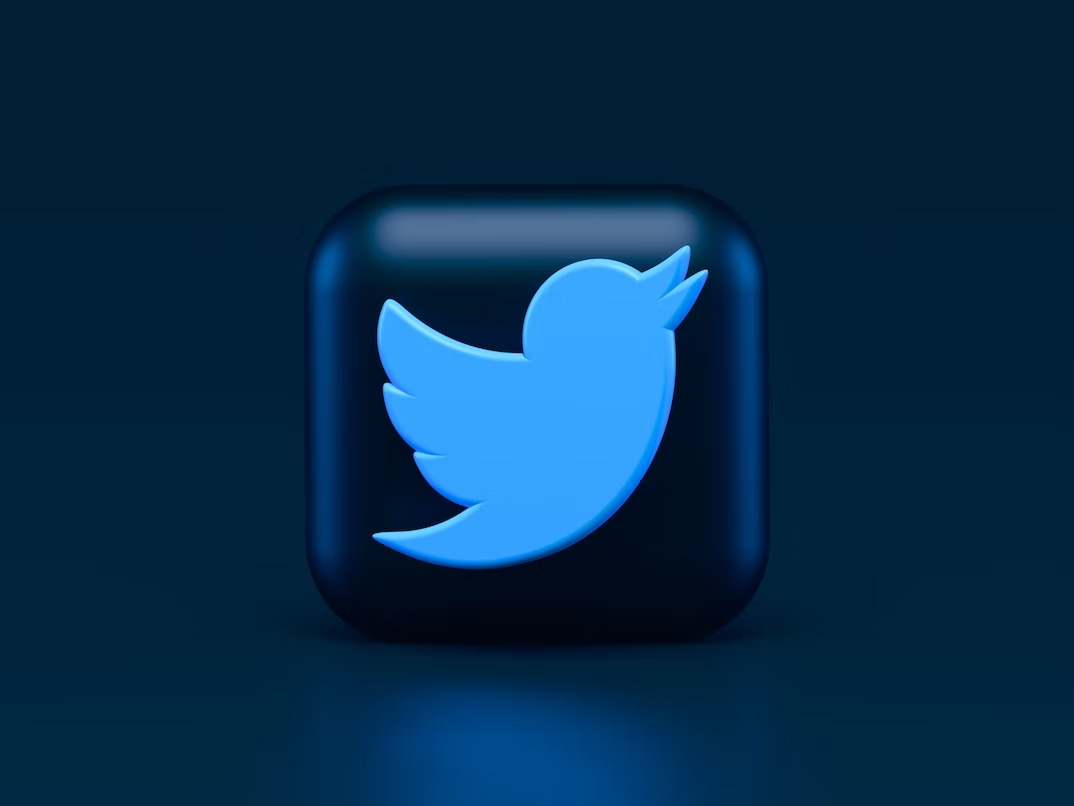 Twitter добавила кнопку редактирования твитов, но только платным подписчикам и не везде