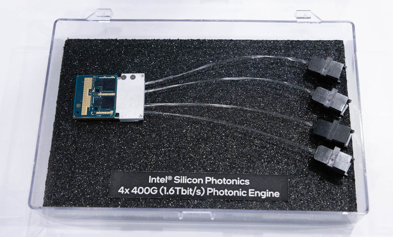  Фотоника интегрирована в чип, но «хвосты» неудобны и потенциально ненадёжны 
