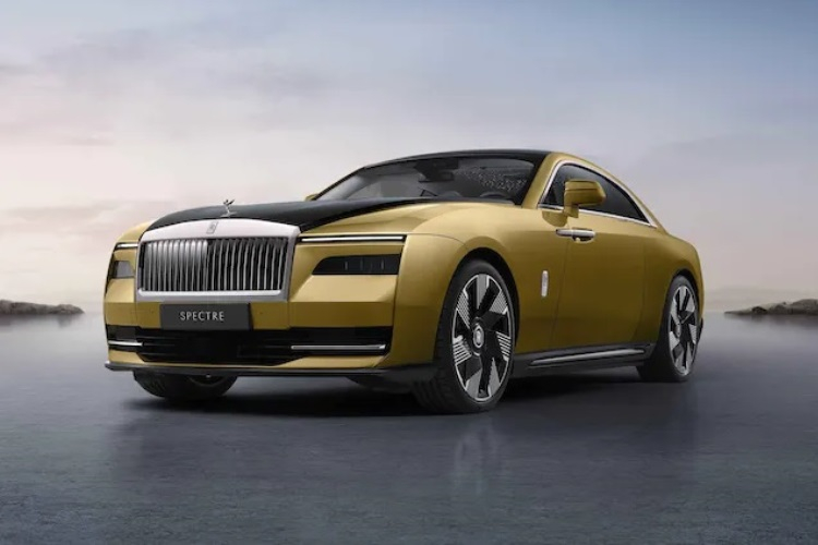 Rolls-Royce представила свой первый электромобиль — роскошное купе Spectre с запасом хода 520 км