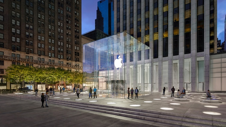 Apple покинули руководители, отвечающие за управление магазинами и информационной инфраструктурой