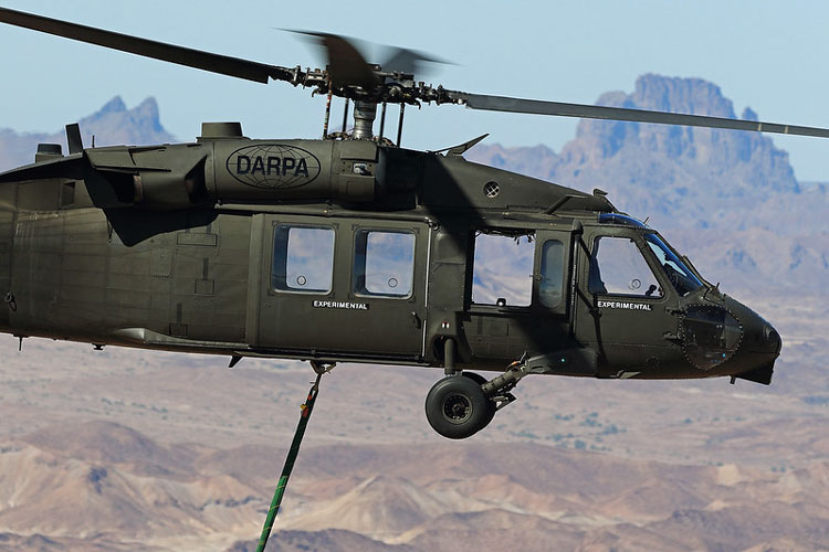Военный вертолёт Black Hawk  превратили в беспилотник для перевозки грузов и пациентов