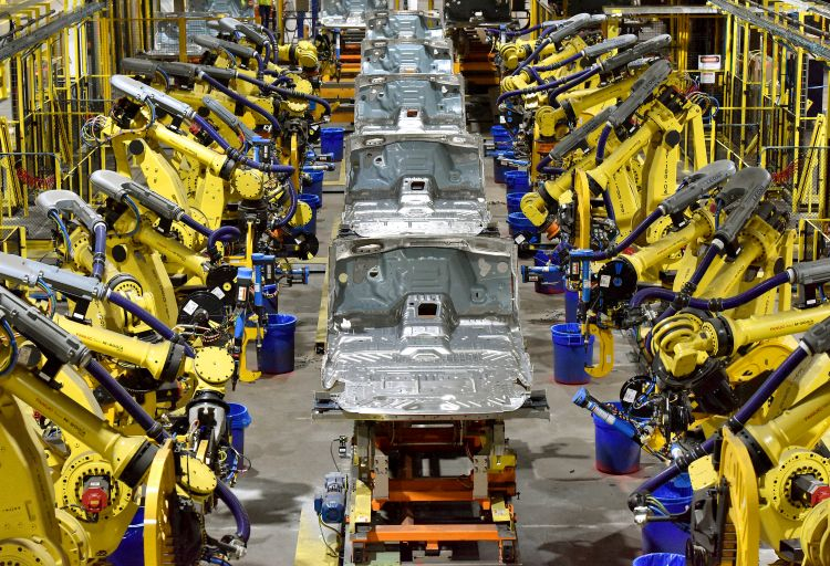 Глава Ford о продолжающемся дефиците автомобильных чипов: спрос растёт вдвое быстрее предложения