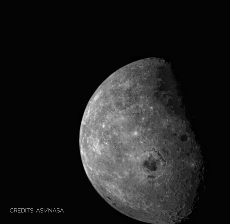  Снимок западной стороны Луны спутником ArgoMoon с расстояния 170 тыс. км / Источник изображения: Twitter 