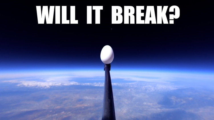 Блогер сбросил «из космоса» два куриных яйца, и они не разбились — проект занял 3 года