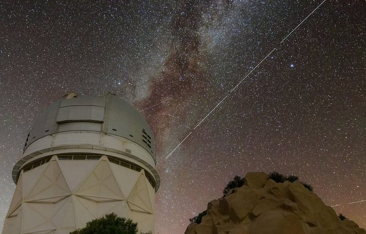  Национальная обсерватория Китт-Пик в США. Источник изображения: KPNO/NOIRLab/IAU/SKAO/NSF/AURA/R. Sparks 