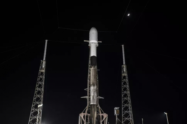 SpaceX вновь отложила запуск ракеты с японским лунным посадочным модулем из-за технических проблем