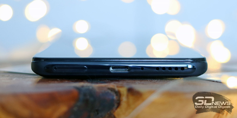  Xiaomi 12T Pro, нижняя грань: микрофон, порт USB Type-C, динамик, слот для SIM-карт 