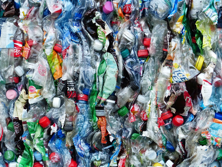 Учёные придумали, как перерабатывать почти любой пластик в пропан — мусора может стать меньше