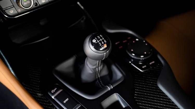 Lexus разрабатывает «механическую коробку передач» для электромобилей