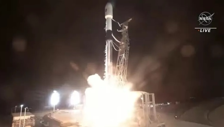 SpaceX запустила спутник NASA SWOT, который будет наблюдать за изменениями Мирового океана