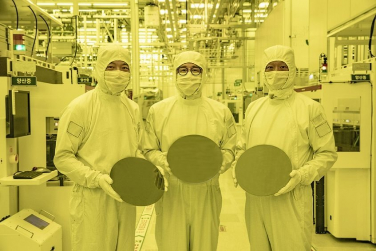 Samsung упустила огромный заказ на выпуск 4-нм чипов для автопилота Tesla, уступив TSMC