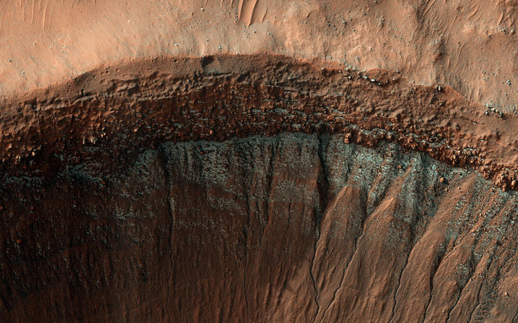 Уникальная атмосфера праздника: NASA показало зимние пейзажи Марса