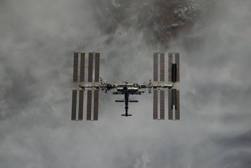  Изображение МКС, полученное 30 марта 2022 года во время облета станции кораблем «Союз МС-19». Фото Роскосмоса (https://www.roscosmos.ru/34760/) 