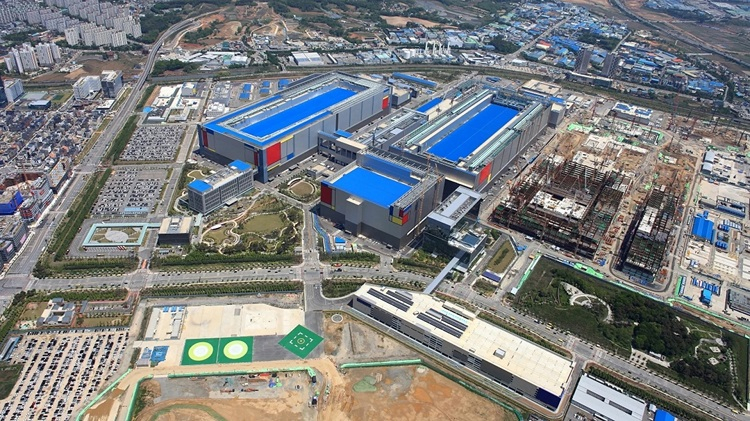 Samsung намерена увеличить производство чипов на своём крупнейшем заводе, несмотря на вероятное замедление экономики
