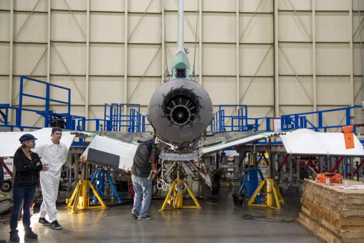 Самолёт NASA X-59 получил тихий двигатель, способный полностью изменить перспективы сверхзвуковой гражданской авиации
