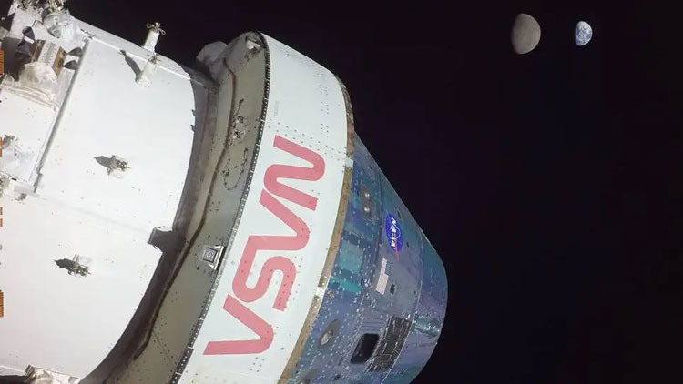 Космический корабль Orion доставлен на базу NASA для изучения после полёта к Луне