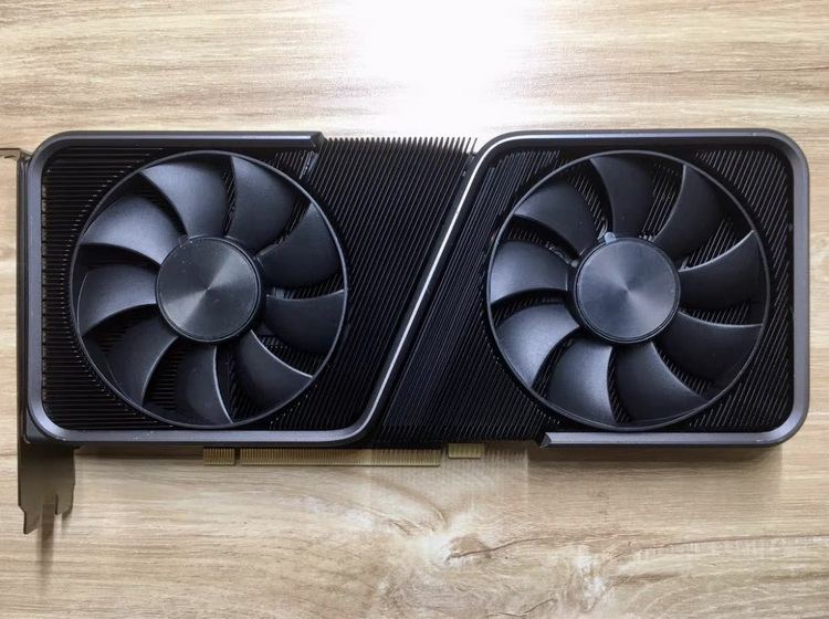 Прототип не вышедшей видеокарты GeForce RTX 3070 Ti с 16 Гбайт памяти показался на фото