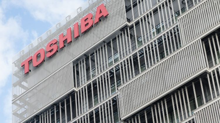 Обсуждение условий сделки по выкупу акций Toshiba продолжится в январе