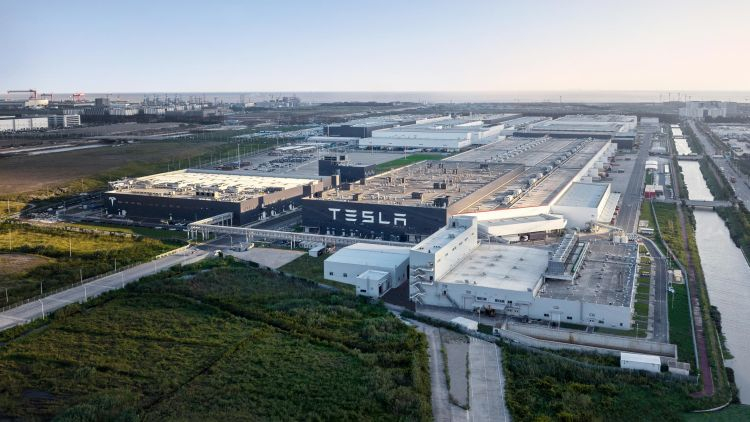 Глава китайского подразделения Tesla будет руководить производством электромобилей в Северной Америке