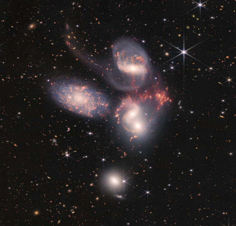     Grupo quinteto de galáxias de Stefan (clique para ampliar) 