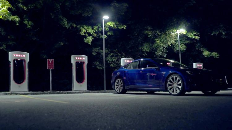 Tesla утверждает, что снижение цен на электромобили стало возможным за счёт нормализации затрат