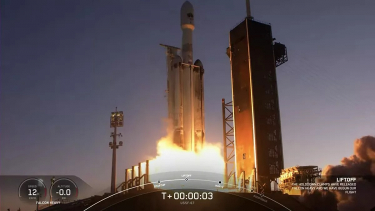 Ракета Falcon Heavy компании SpaceX выполнила секретную миссию для космических сил США
