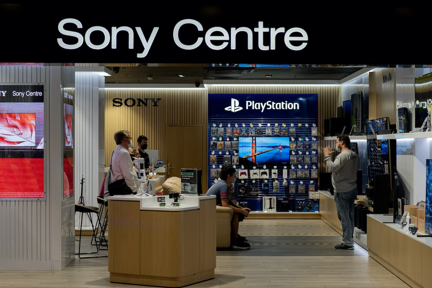 PlayStation 5 показала лучшие продажи с момента выхода  7,1 млн консолей за квартал, но прибыль Sony всё равно упала