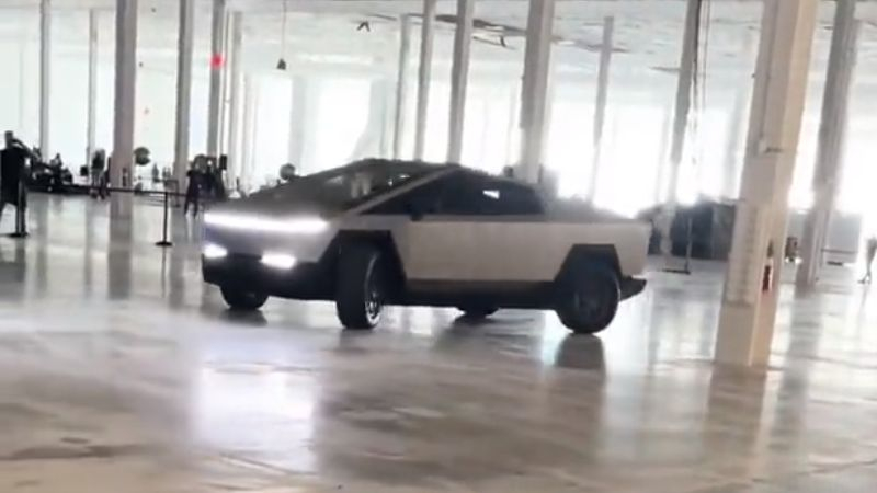  Tesla Cybertruck       