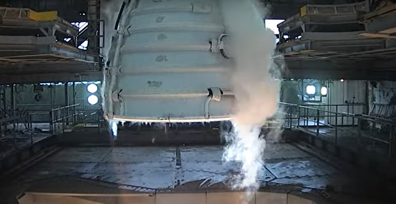 NASA провело полномасштабный статический огневой тест двигателя RS-25E, предназначенного для полётов на Луну