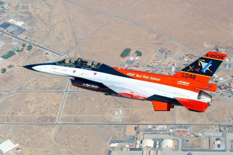 ИИ более 17 часов самостоятельно управлял экспериментальной версией истребителя F-16
