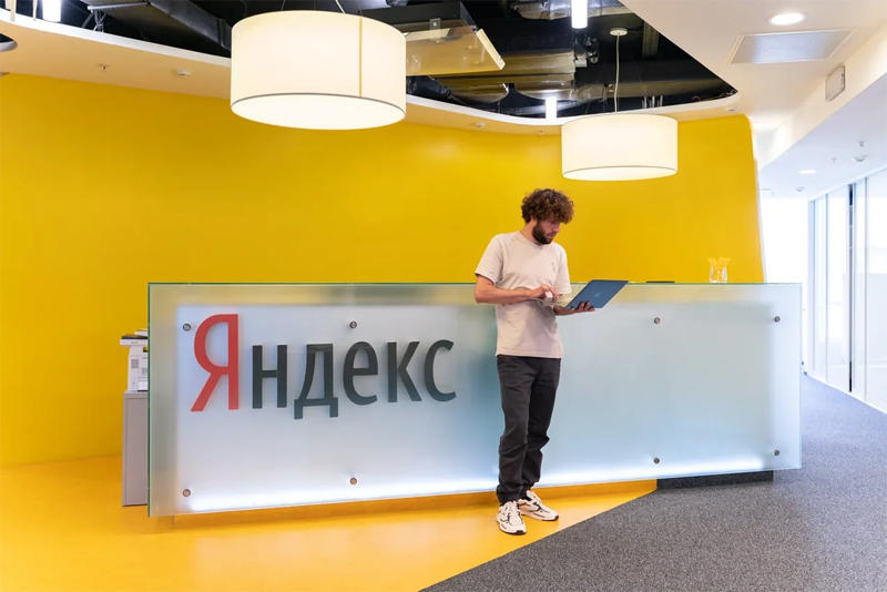 Произошёл сбой в работе служб Яндекс.Музыка и Яндекс.Еда