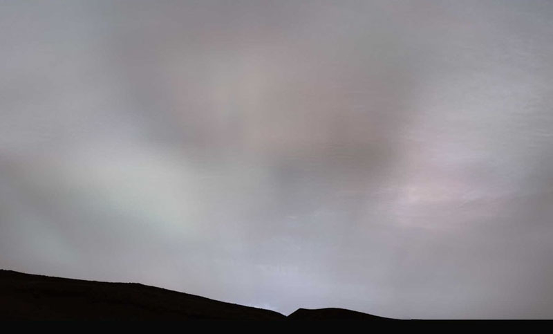 Марсоход Curiosity впервые увидел лучи закатного Солнца на Марсе