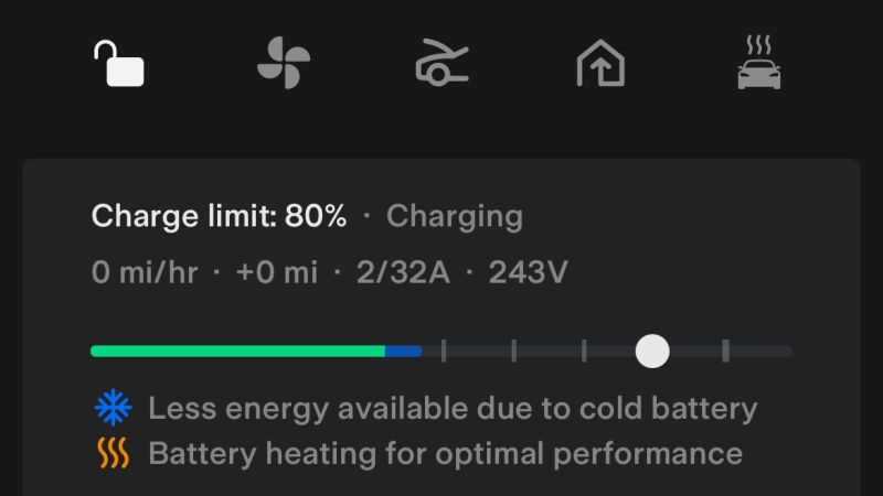 Обновлённое приложение Tesla позволяет наглядно оценить, какая часть ёмкости батареи утрачена из-за холода