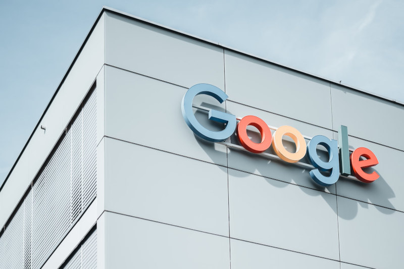 Претензии к Google через суд предъявили 885 российских компаний