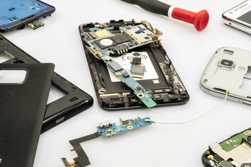 Европа заставит делать смартфоны пригодными для ремонта, а электронику ремонтировать в течение 510 лет после покупки