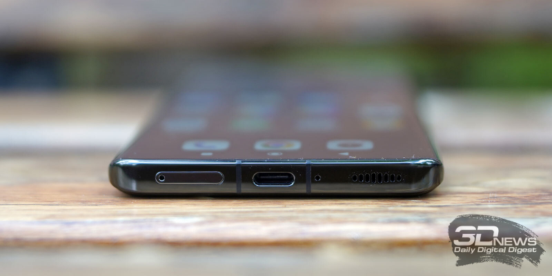  Xiaomi 13 Pro, нижняя грань: слот для SIM-карт, порт USB Type-C, микрофон и динамик 