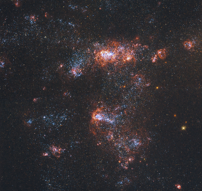  Один из спиральных рукавов NGC 4395. Снимок получен инструментами «Хаббла» Wide Field Camera 3 и Advanced Camera for Surveys 