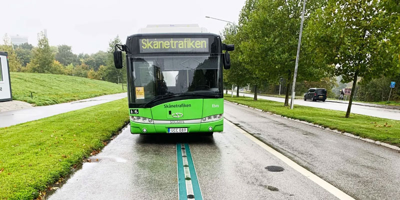  Где-то в Швеции на опытном участк электрифицированной автомобильной дороги. Источник изображения: https://electrek.co 