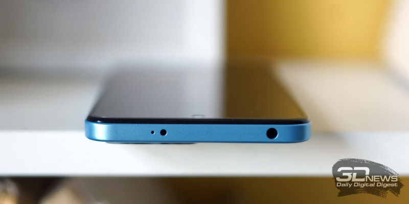  Xiaomi Redmi Note 12, верхняя грань: ИК-порт, мини-джек, микрофон 