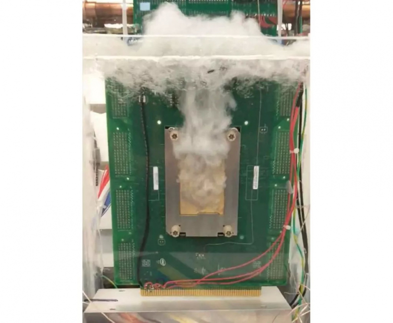 Тесты теплоотвода с покрытием для повышения эффективности вскипания жидкости. Источник изображения: Intel 