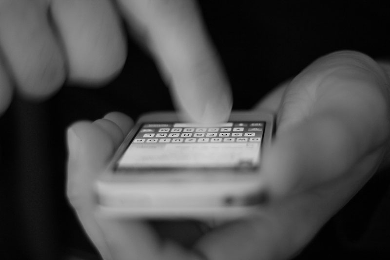 Местоположение смартфона научились определять по задержкам в доставке SMS