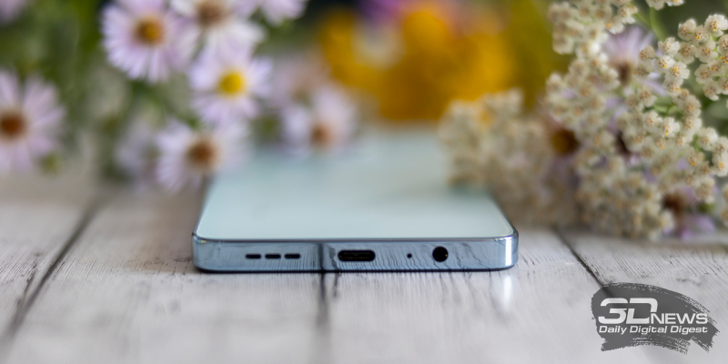  Infinix NOTE 30 VIP, нижняя грань: мини-джек, микрофон, порт USB Type-C, динамик 