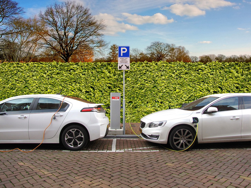 Электромобили впервые обогнали дизельные авто по продажам в Европе