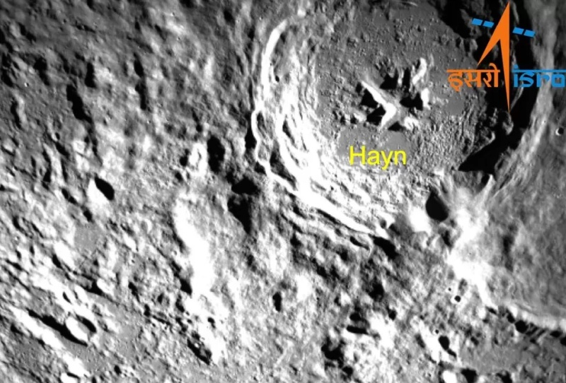 Индийский лунный аппарат «Викрам» начал искать безопасное место для посадки на Луну