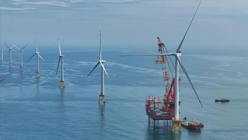  Монтаж ветряной турбины мощностью 18 МВт. Источник изображения: Китайская корпорация «Три ущелья» 