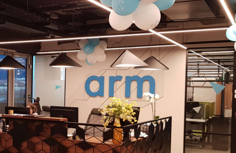 Акции Arm взлетели на 25 % в первый день торгов на бирже