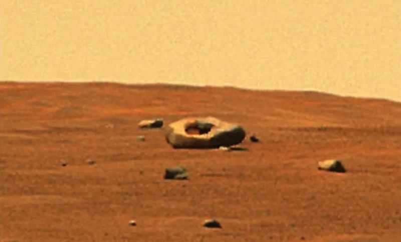  Камень, похожий на пончик, найденный марсоходом Perseverance 23 июня 