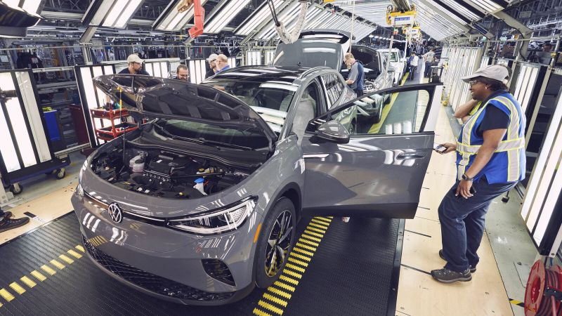 Volkswagen вынуждена приостановить сборку электромобилей в Германии на фоне падения спроса