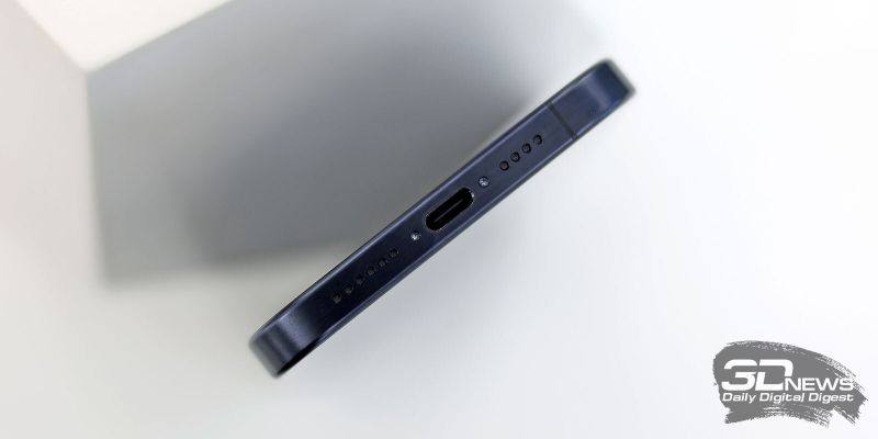  Apple iPhone 15 Pro Max, нижняя грань: основной динамик, порт USB Type-C, микрофон 