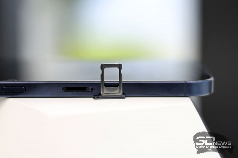  Apple iPhone 15 Pro Max, слот для единственной карточки стандарта nano-SIM 